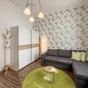 lauras-apartment.karlovyvary-hotels.com/